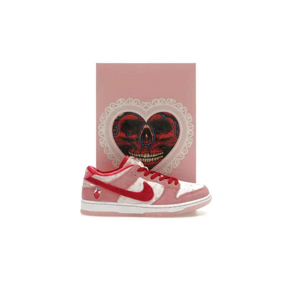 Dunk Low SB Strangelove Rouge Rose NEUTRAL.co